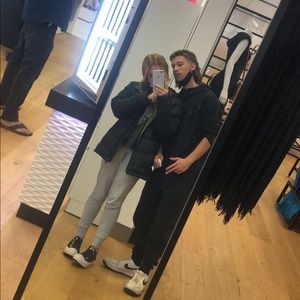 Meet your Posher, Mia